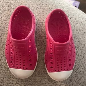 Hot pink Natives size 6